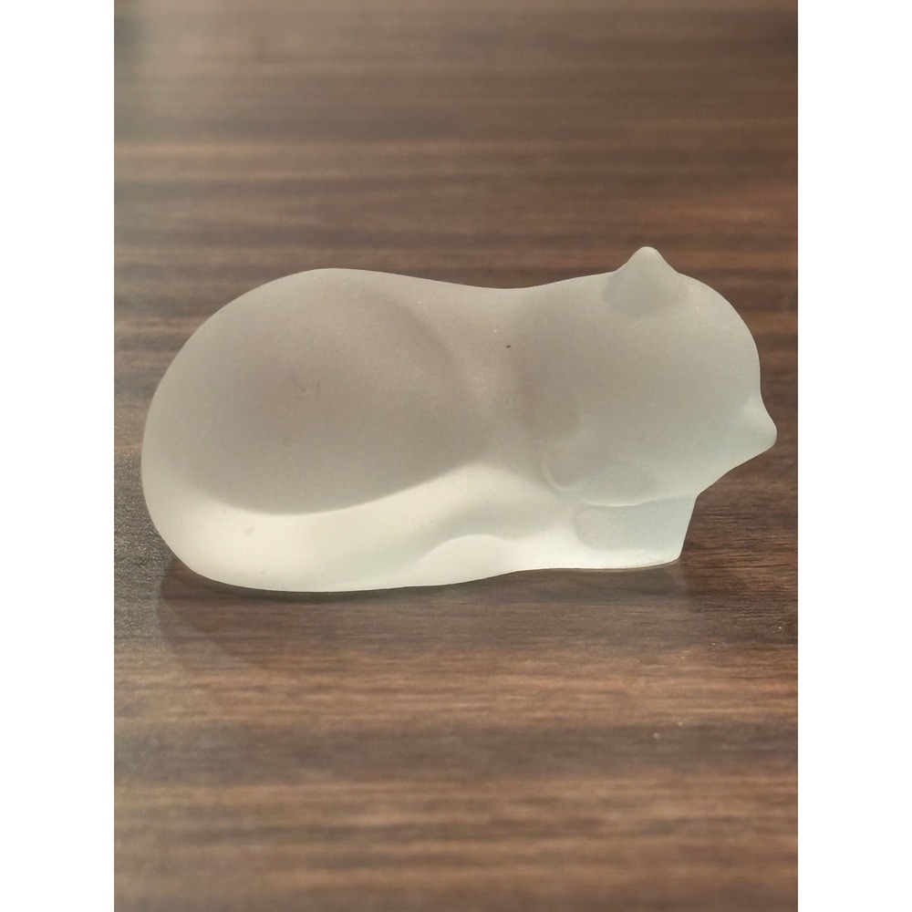 The Franklin Mint Frosted Satin Glass Sleeping Cat Figurine Vintage Art Glass